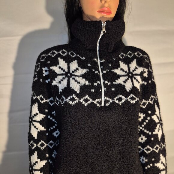 TIME AND TRU stylish sweater, black and white snowflake design in size Large - Picture 8 of 16